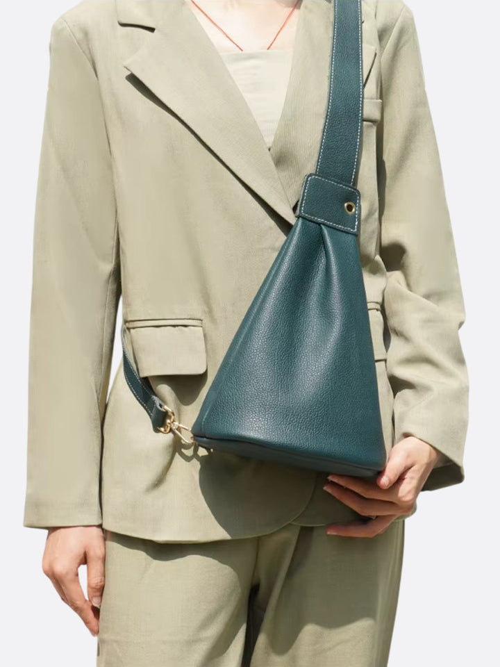 Sac cuir bleu bandoulière large