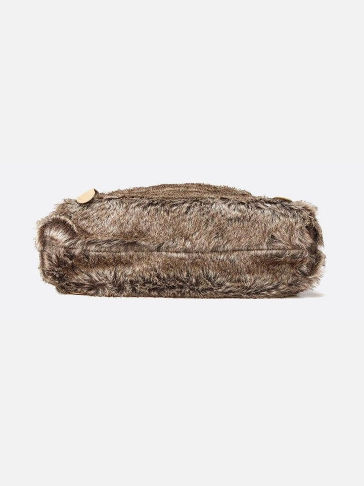 Bolso pelo sintético beige