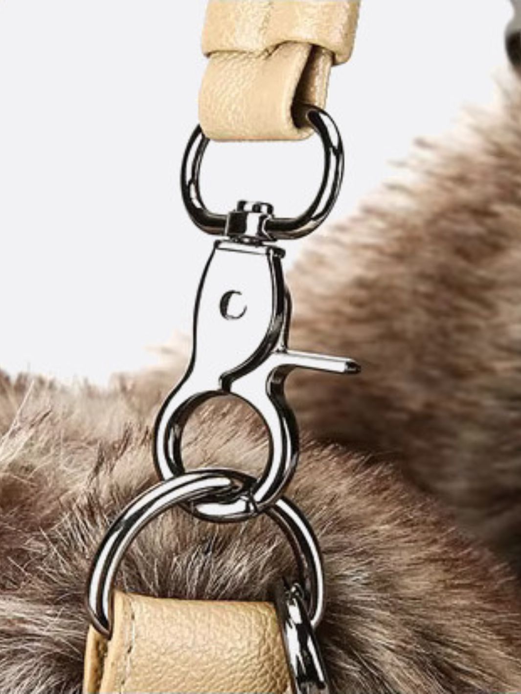 Bolso pelo sintético beige